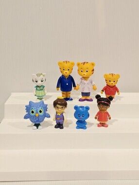 PBS Daniel Tiger's Neighborhood Deluxe Figure Set